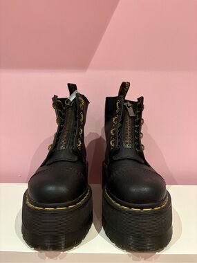 Dr. Martens SINCLAIR MAX PISA LEATHER PLATFORM BOOTS - DAMAGED! PLEASE READ 🖤